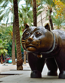 cat statue in Madrid